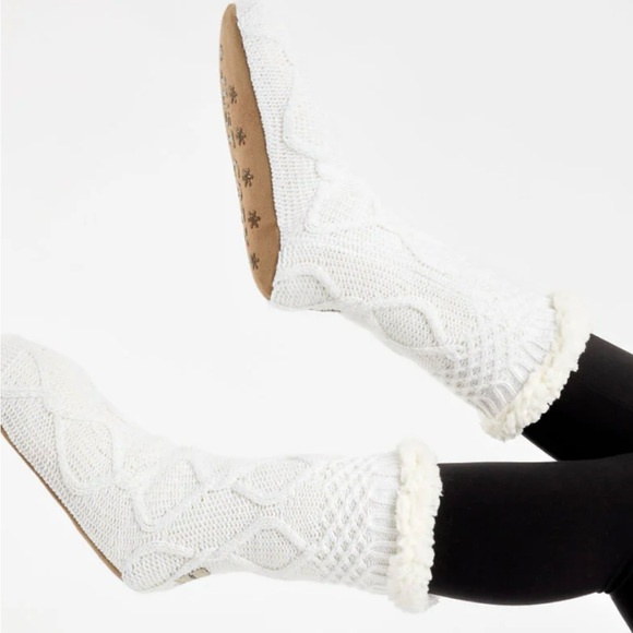 Fuzzy Reading Socks - Picture 2 of 3